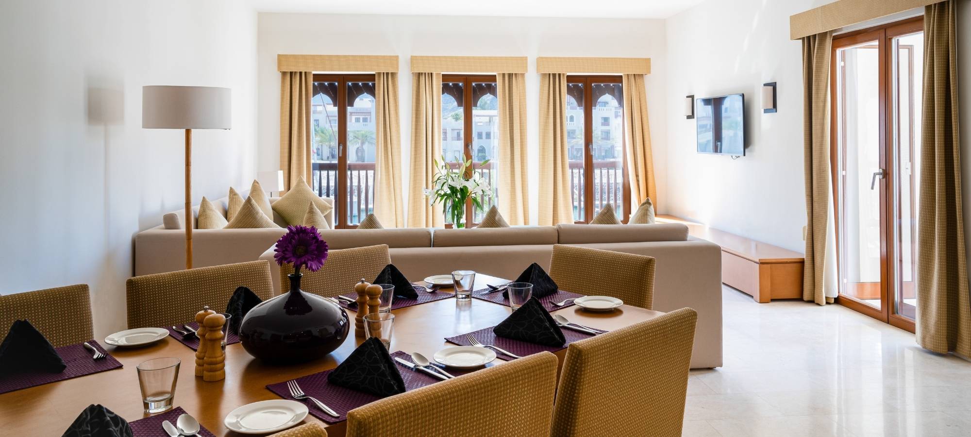 Sifawy Boutique hotel One Bedroom Apartment Living& Dining room